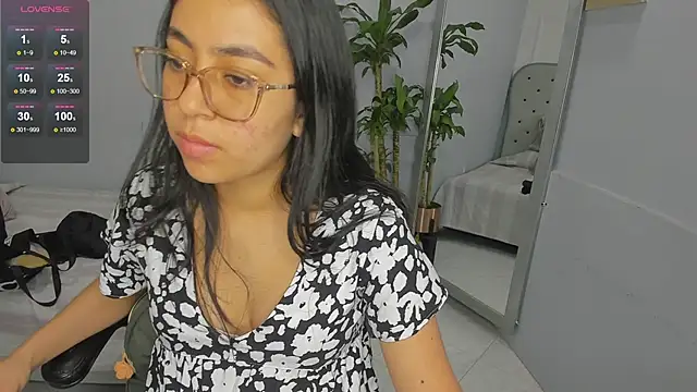 lucelly 15 online show from March 3, 2026, 11:39 am