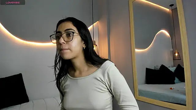 Snapshot of lucelly_15 chatting on October 2, 2025, 11:35 am lucelly 15 online show from October 2, 2025, 11:35 am