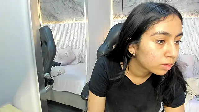 Snapshot of lucelly_15 chatting on December 5, 2025, 12:04 pm lucelly 15 online show from December 5, 2025, 12:04 pm