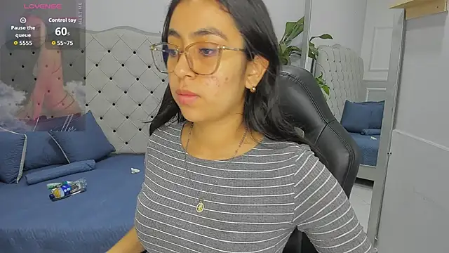 lucelly 15 online show from February 20, 2026, 11:56 am