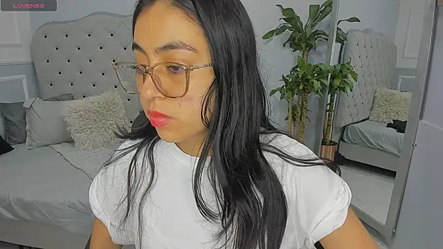 lucelly 15 online show from February 17, 2026, 11:40 am