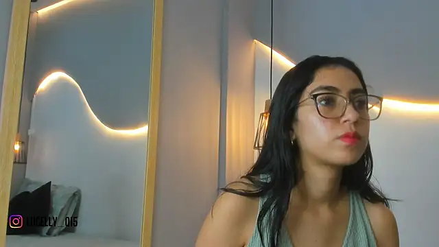 Snapshot of lucelly_15 chatting on October 16, 2025, 11:40 am lucelly 15 online show from October 16, 2025, 11:40 am