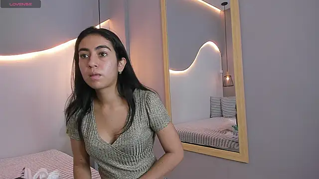 Snapshot of lucelly_15 chatting on September 24, 2025, 11:17 am lucelly 15 online show from September 24, 2025, 11:17 am