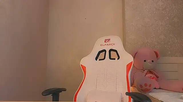 Demonic Angel  online show from April 20, 2026, 3:35 pm