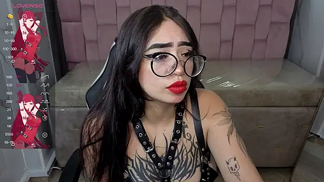 Snapshot of Anni_acker_b chatting on November 5, 2025, 1:03 pm Anni acker b online show from November 5, 2025, 1:03 pm