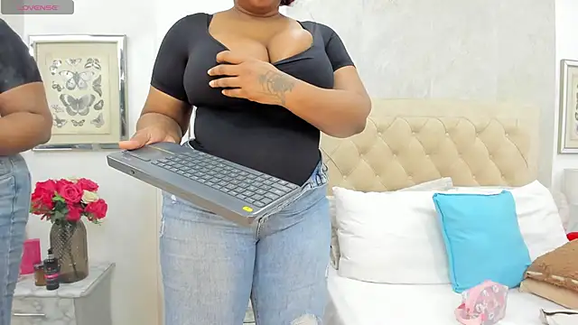 KimberlyBigBoobs online show from May 18, 2026, 12:44 am