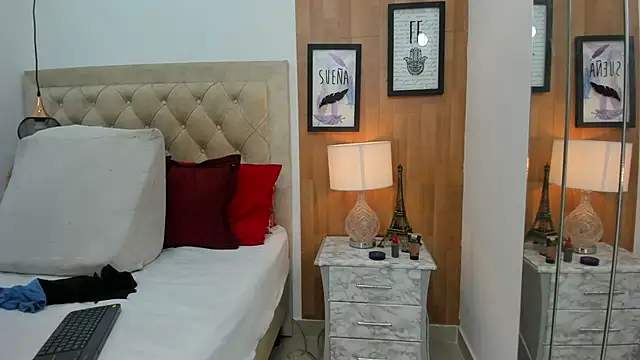 Snapshot of KimberlyBigBoobs chatting on October 7, 2025, 4:24 am KimberlyBigBoobs online show from October 7, 2025, 4:24 am