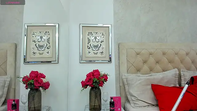 KimberlyBigBoobs online show from April 23, 2026, 10:33 pm