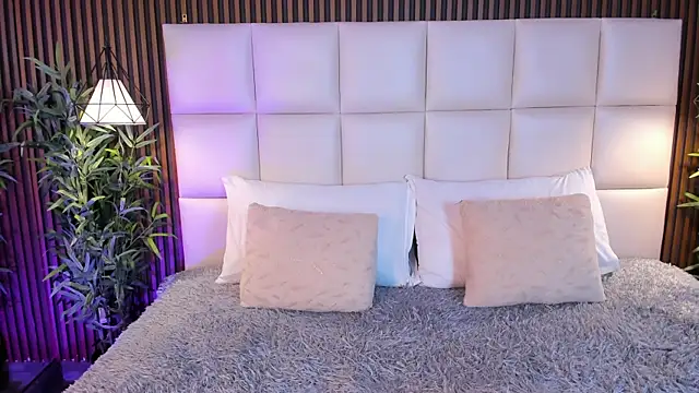 MelanieHillss online show from April 1, 2026, 4:36 am