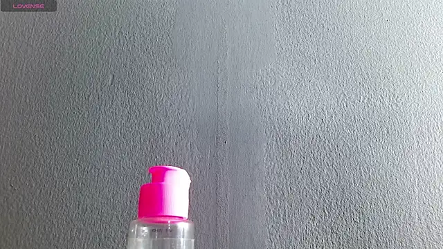 Snapshot of Violett_11 chatting on March 14, 2025, 9:21 pm Violett 11 online show from March 14, 2025, 9:21 pm