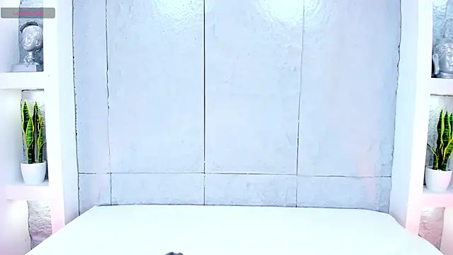 MiaMistrex online show from November 9, 2025, 4:27 am