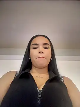 Naatalia online show from April 9, 2026, 6:25 pm