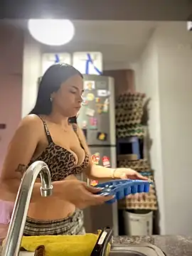 Naatalia online show from December 20, 2025, 6:33 pm