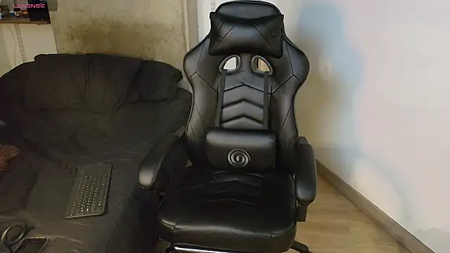 Snapshot of kevin_jef chatting on September 26, 2025, 12:28 am kevin jef online show from September 26, 2025, 12:28 am