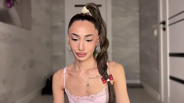 alissadreams online show from April 18, 2026, 12:51 pm