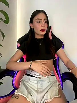 Snapshot of candycami19 chatting on September 24, 2025, 9:21 pm candycami19 online show from September 24, 2025, 9:21 pm