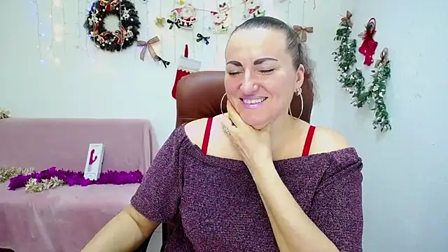 DianaMGG online show from December 18, 2025, 6:45 pm