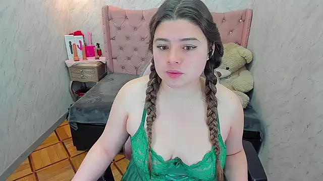 Lianngrace online show from May 29, 2026, 3:18 pm