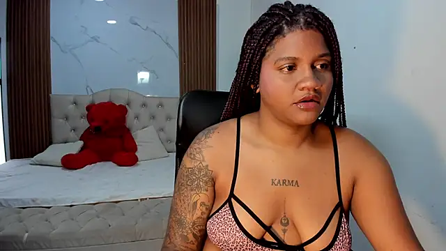 ZahraRose online show from March 5, 2026, 8:05 pm