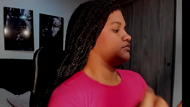 ZahraRose online show from October 17, 2025, 8:10 pm