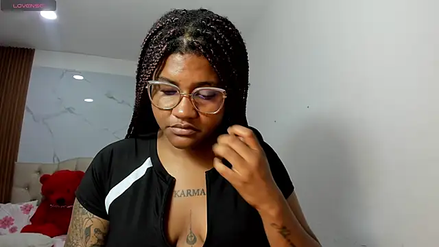 ZahraRose online show from April 2, 2026, 6:25 pm