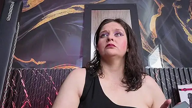 Snapshot of AmandaKovich chatting on November 19, 2025, 7:25 pm AmandaKovich online show from November 19, 2025, 7:25 pm