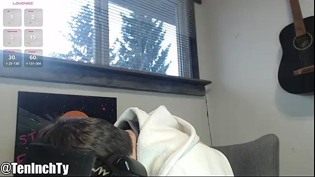 Snapshot of teninchty chatting on December 16, 2025, 4:33 pm teninchty online show from December 16, 2025, 4:33 pm