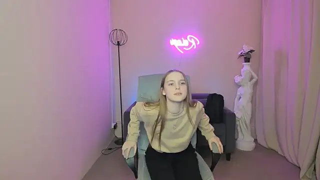 Snapshot of TaiteHankins chatting on February 14, 2025, 3:05 pm TaiteHankins online show from February 14, 2025, 3:05 pm