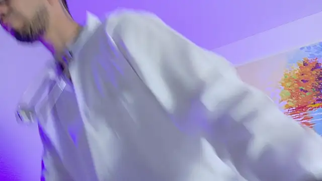 K cique online show from October 9, 2025, 11:38 pm