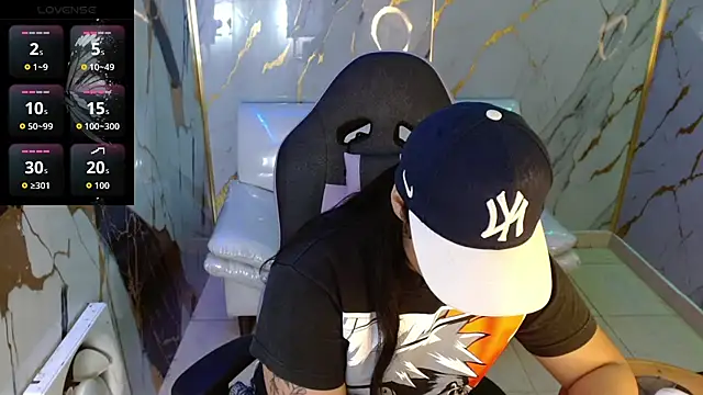 melany rouse18 online show from April 16, 2026, 3:18 am