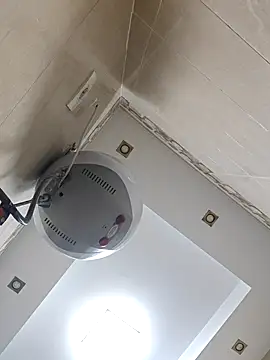 Snapshot of Loly2025 chatting on December 16, 2025, 4:33 pm Loly2025 online show from December 16, 2025, 4:33 pm