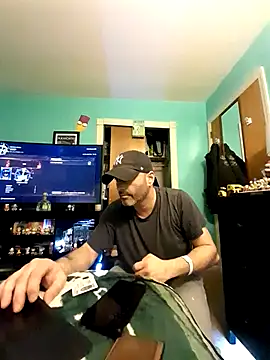 Snapshot of Novabear6996 chatting on March 21, 2025, 1:02 am Novabear6996 online show from March 21, 2025, 1:02 am