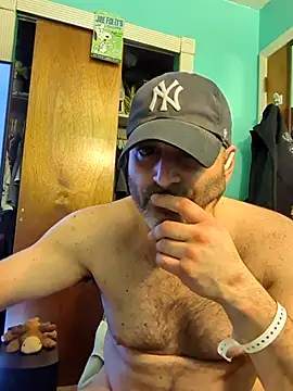 Snapshot of Novabear6996 chatting on March 21, 2025, 5:11 am Novabear6996 online show from March 21, 2025, 5:11 am