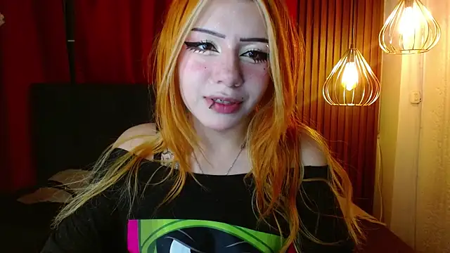 fyreandfox  online show from April 1, 2026, 8:39 pm