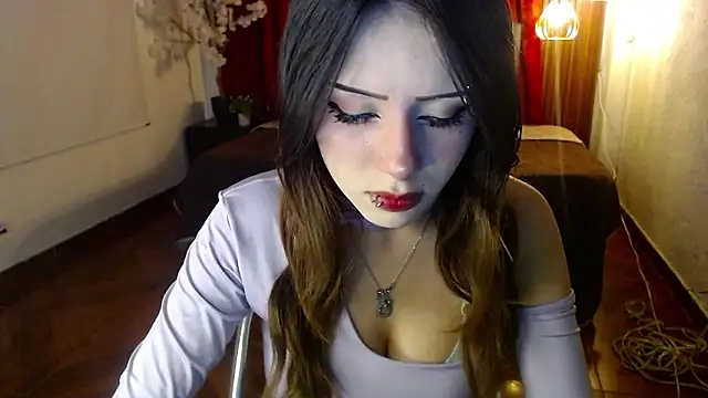 fyreandfox  online show from February 7, 2026, 7:33 pm