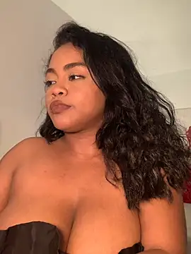 Snapshot of Dahiana_Giil chatting on November 24, 2025, 7:30 am Dahiana Giil online show from November 24, 2025, 7:30 am