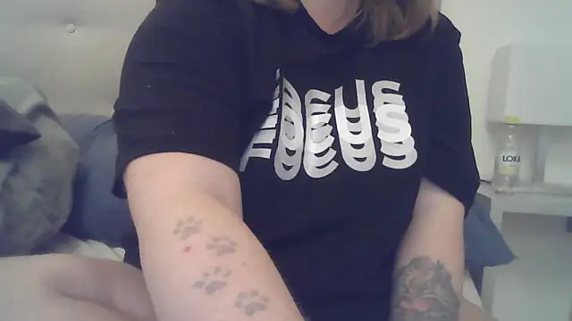 sizha6 online show from October 6, 2025, 9:21 am