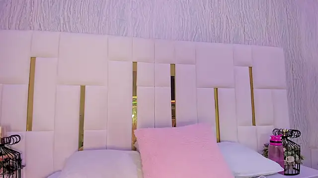 hillary uckerman  online show from October 4, 2025, 11:34 am