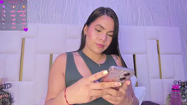 hillary uckerman  online show from September 26, 2025, 11:39 am