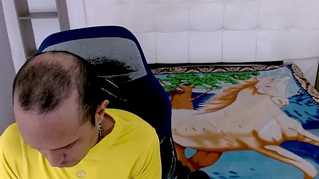 JhonTorres018 online show from November 1, 2025, 3:46 am