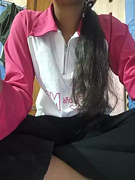 Snapshot of Aaradhna-hoy chatting on October 30, 2025, 9:29 am Aaradhna-hoy online show from October 30, 2025, 9:29 am