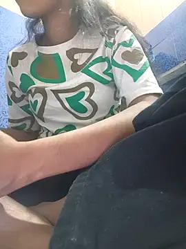 Snapshot of Aaradhna-hoy chatting on November 4, 2025, 9:35 am Aaradhna-hoy online show from November 4, 2025, 9:35 am