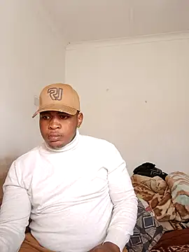 bosszonke123 online show from April 19, 2026, 12:39 pm