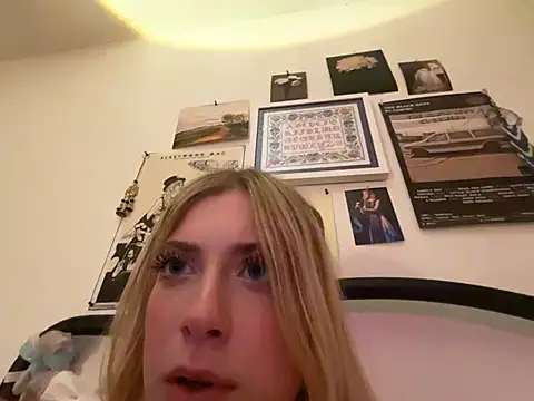 Snapshot of sinfulblonde1 chatting on February 27, 2025, 11:06 am sinfulblonde1 online show from February 27, 2025, 11:06 am