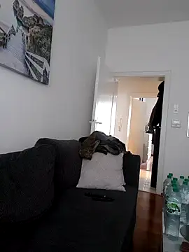 Snapshot of xXCR07xX chatting on February 14, 2025, 2:33 pm xXCR07xX online show from February 14, 2025, 2:33 pm