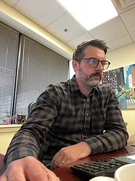 plaintreebull online show from May 6, 2026, 2:32 pm