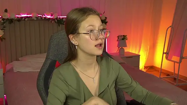 EveMundie online show from November 17, 2025, 6:28 am