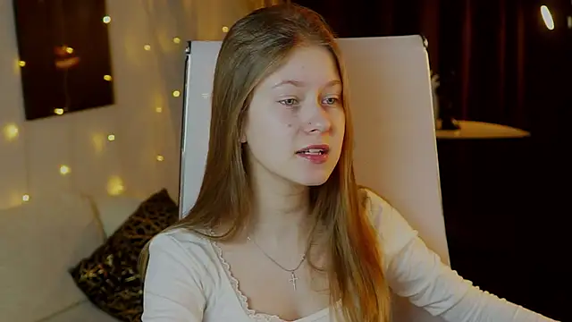 EveMundie online show from February 3, 2026, 11:48 am