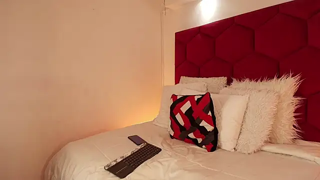 Snapshot of LoreleyNovoa chatting on November 15, 2025, 4:05 am LoreleyNovoa online show from November 15, 2025, 4:05 am