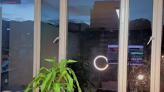 Snapshot of Ivanna_West chatting on October 9, 2025, 10:27 am Ivanna West online show from October 9, 2025, 10:27 am